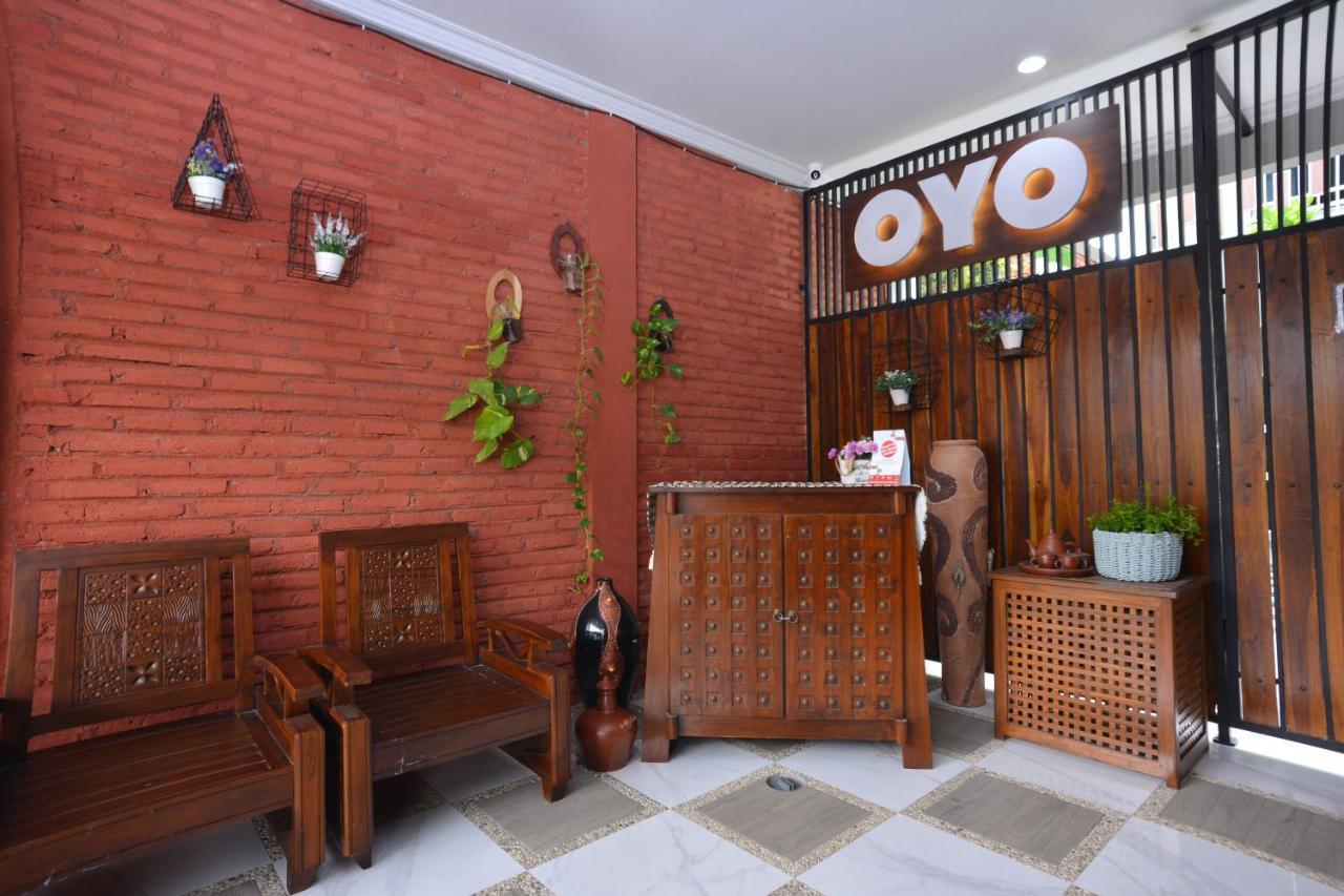 Oyo 583 ロイヤル ゲジャヤン ホームステイ Kejayan エクステリア 写真